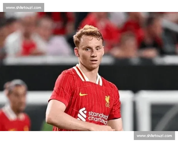 替补邀约与离别抉择:范登贝尔赫的利物浦往事 替补邀约与离别抉择:范登贝尔赫的利物浦往事